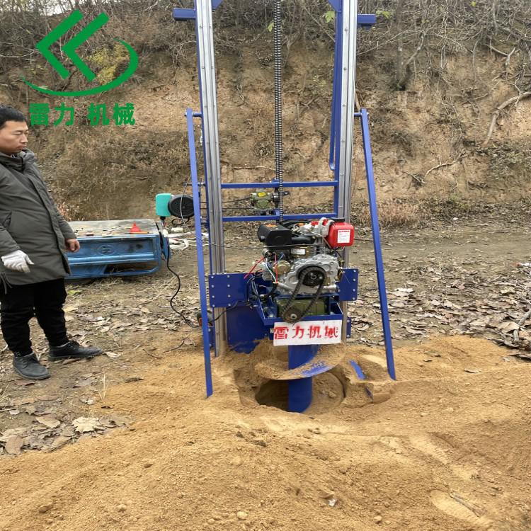 打樁鉆孔機(jī).jpg 打樁鉆孔機(jī).jpg