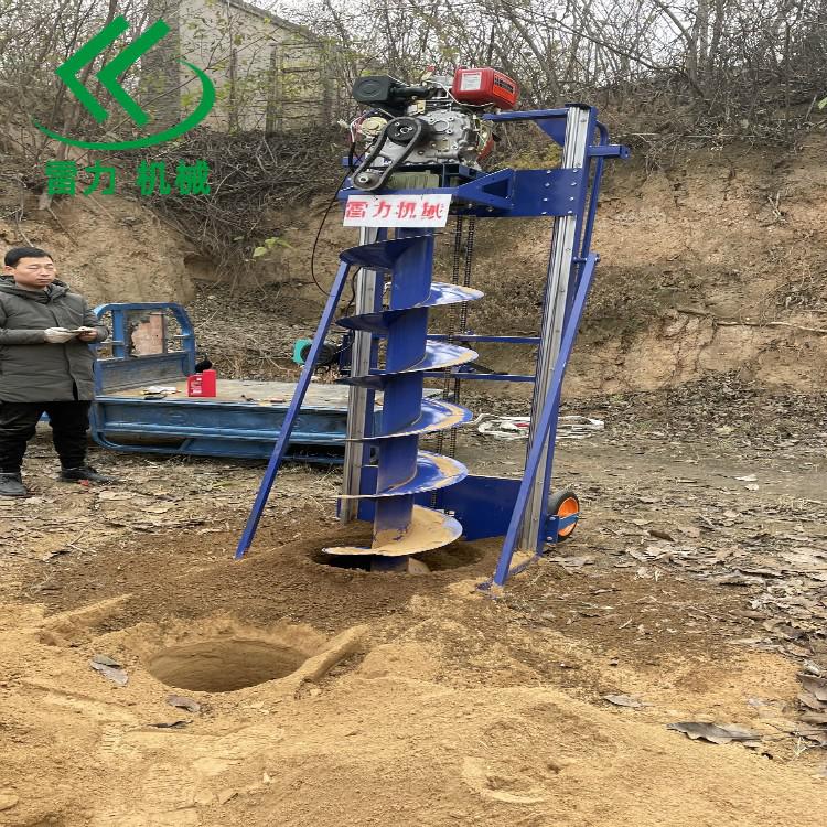 自動(dòng)打樁機(jī).jpg 自動(dòng)打樁機(jī).jpg