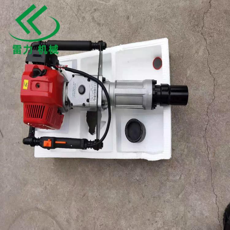 小型打樁機光伏支柱深入鉆孔 小型打樁機光伏支柱深入鉆孔